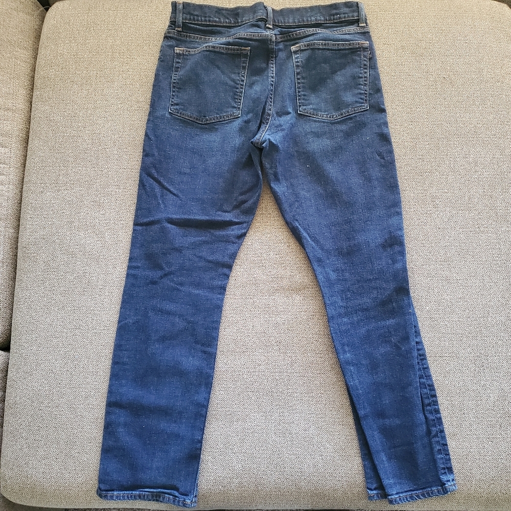 Vineyard Vines jeans size 33x30 like new - Picture 2 of 9